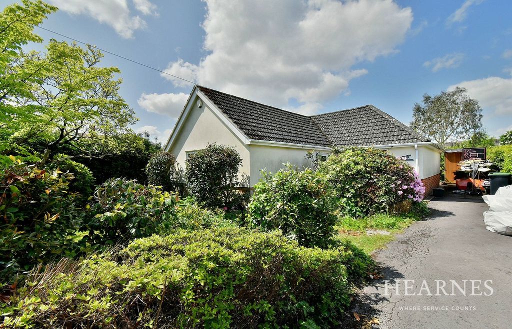 3 bed detached bungalow for saleAmeysford Road, Ferndown BH22