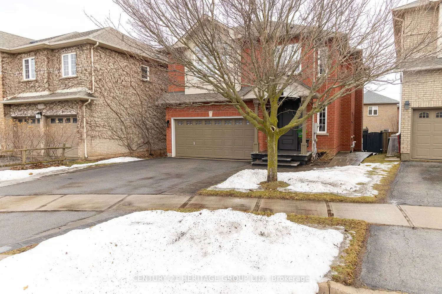 2434 Blue Holly Crescent