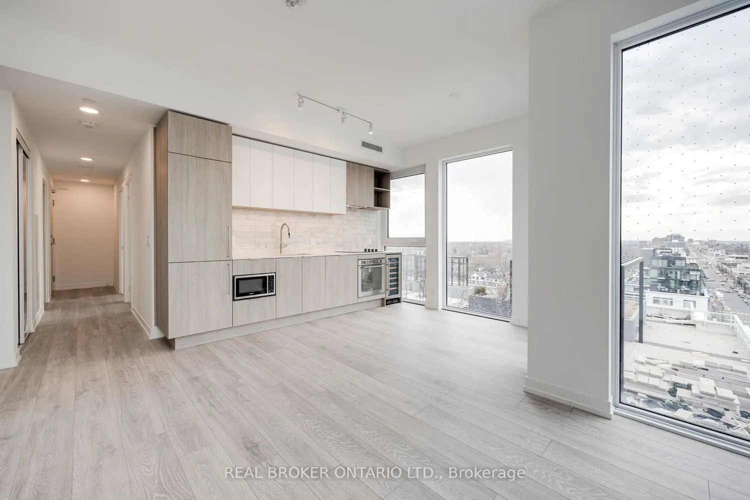 2020 Bathurst Street 1106