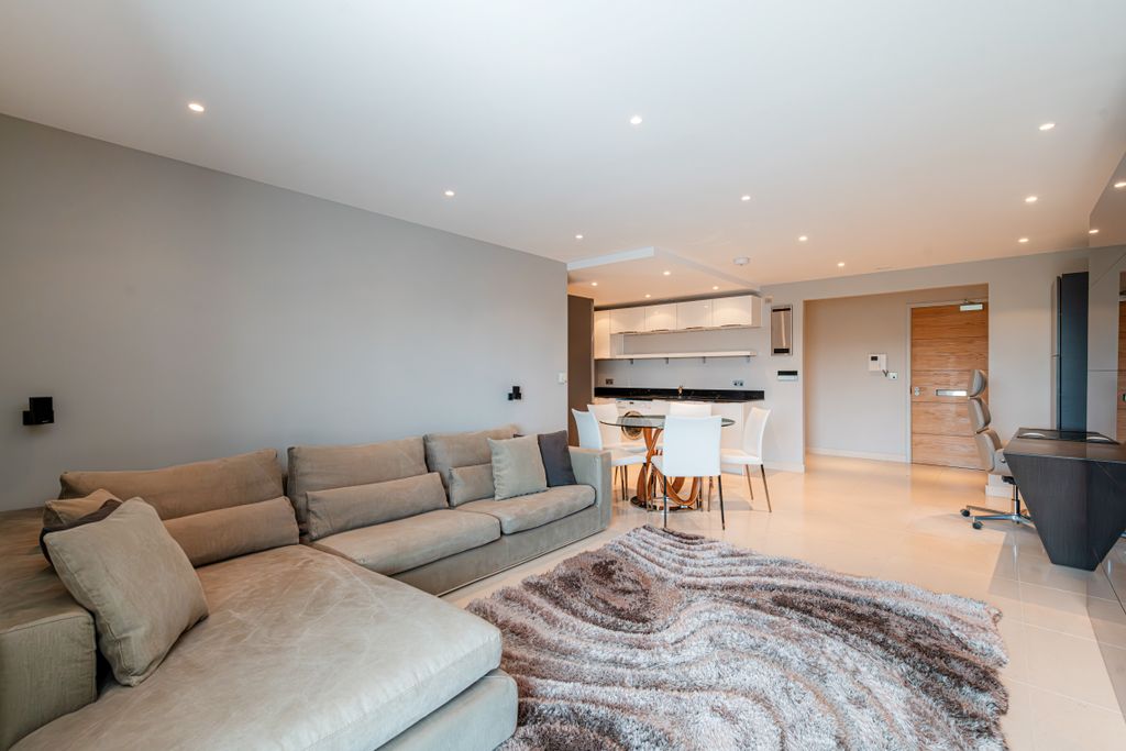 2 bed flat for saleAlexandra Terrace, Guildford GU1