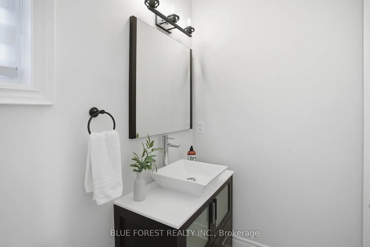 7222 Clayton Walk 5 photo 2