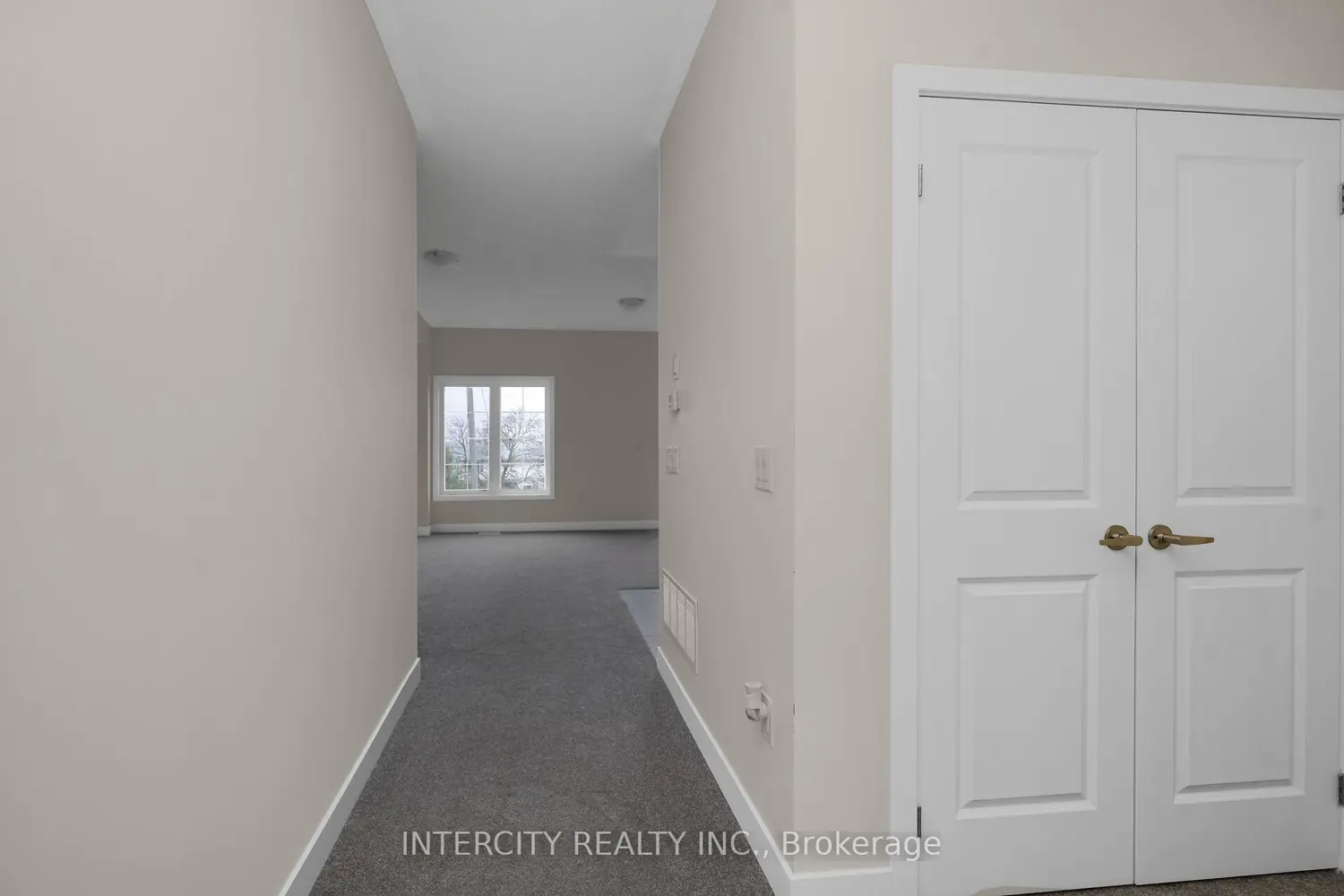 Additional image 3 of 100 Walden Drive Blk 7 Unit 3