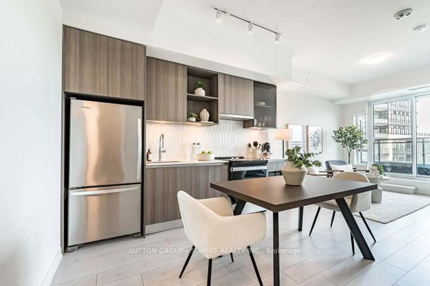 395 Dundas Street 504