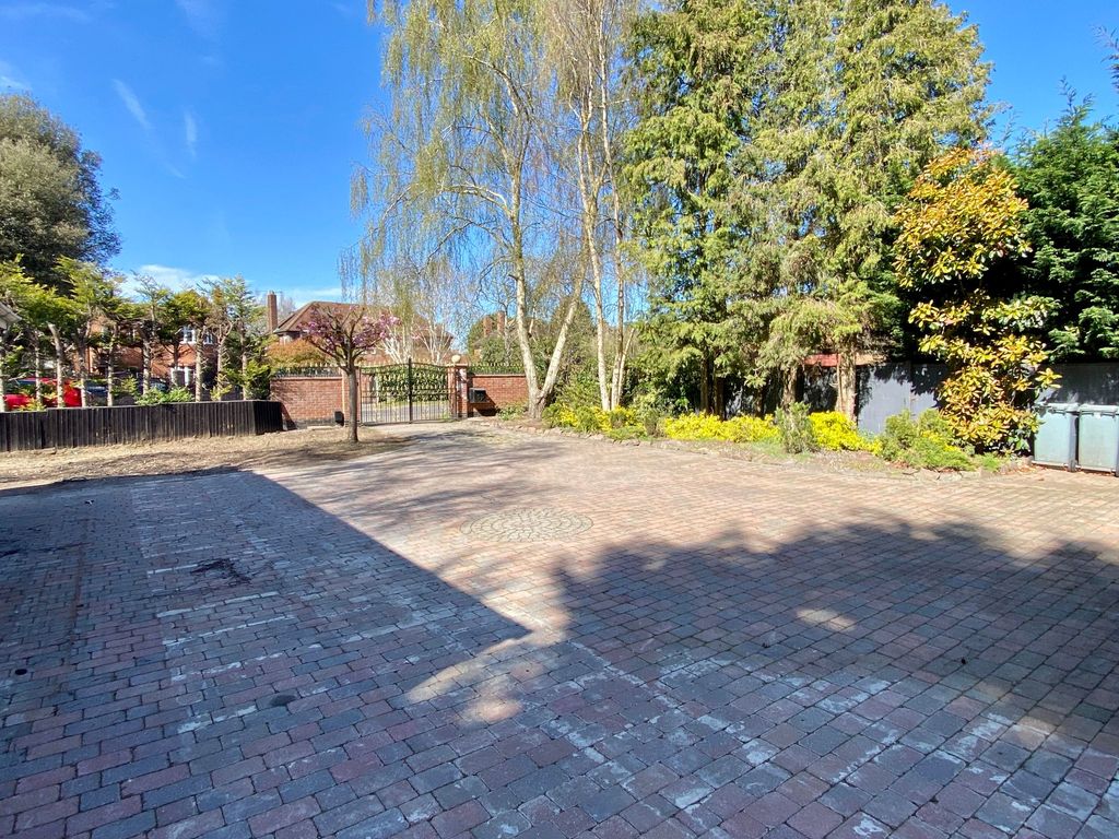 Additional image 30 of 6 bed detached house for saleManthorpe Road, Grantham NG31