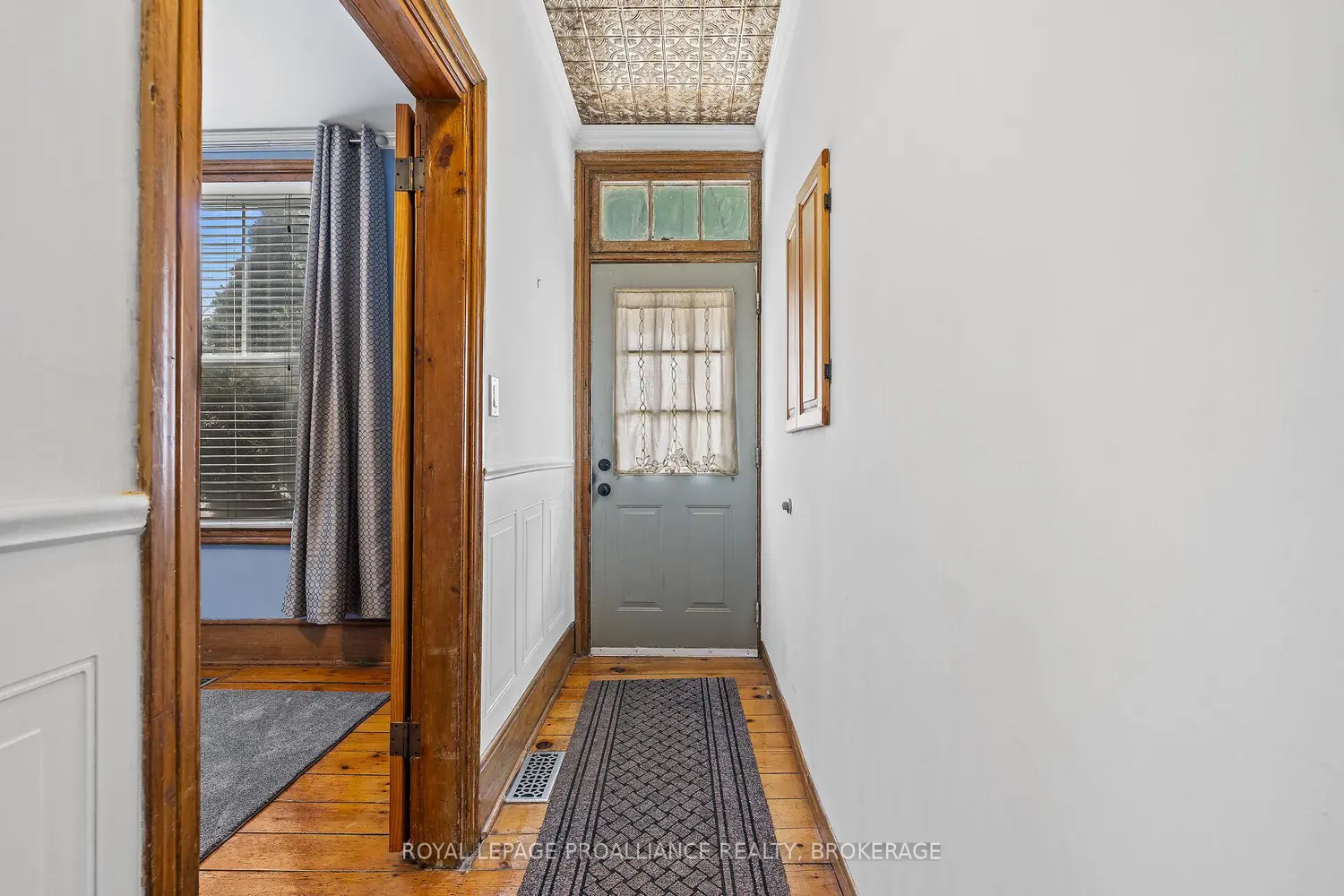 270 Wellington Street photo 4