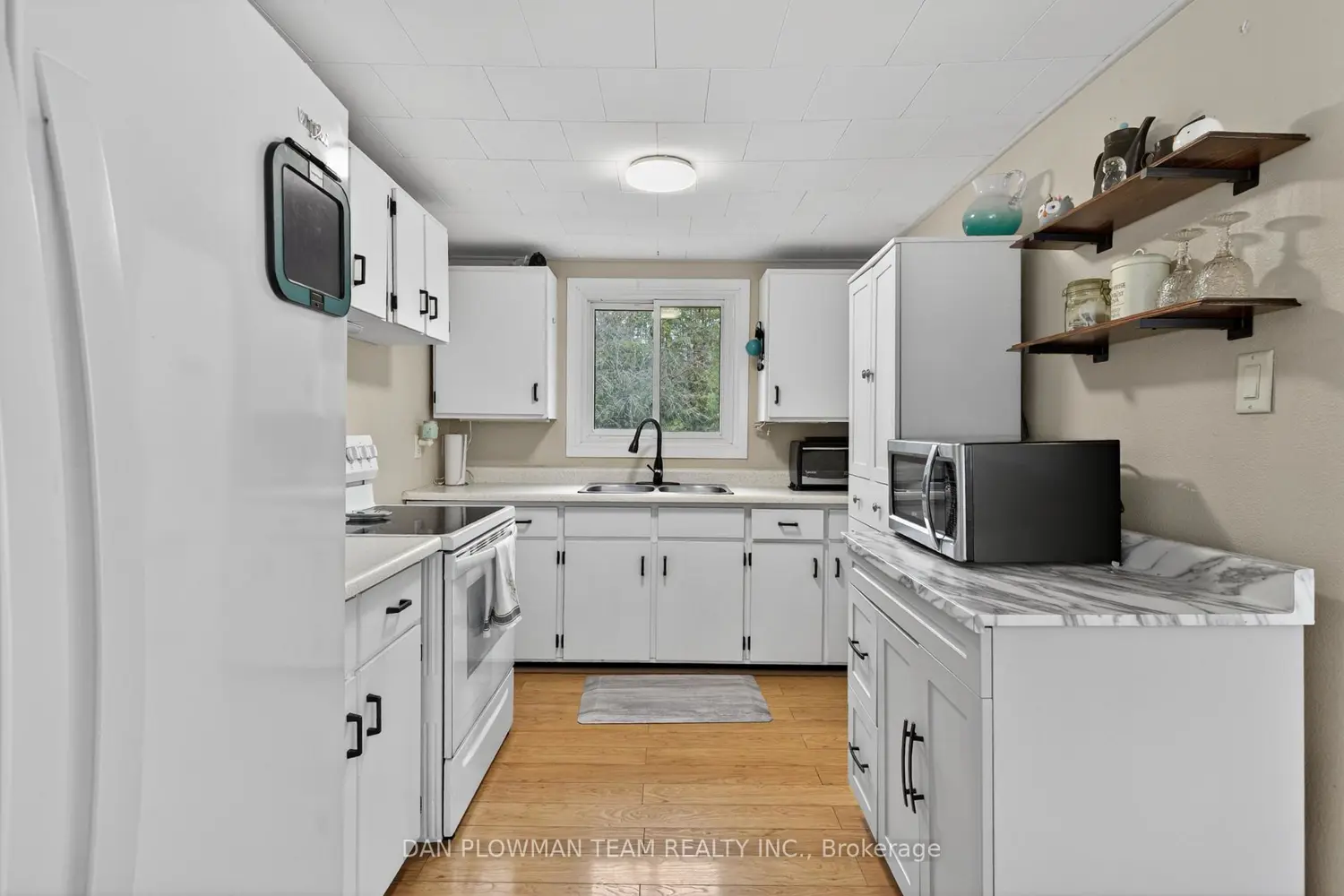 Additional image 7 of 1545 Westview Crescent