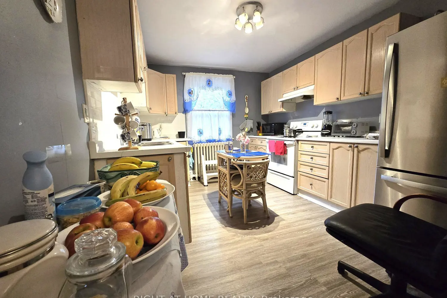 1088 King Street photo 5