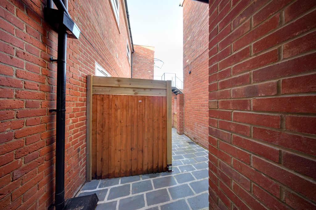 Additional image 12 of 2 bed flat for saleBeacon House, High Road West, Felixstowe IP11