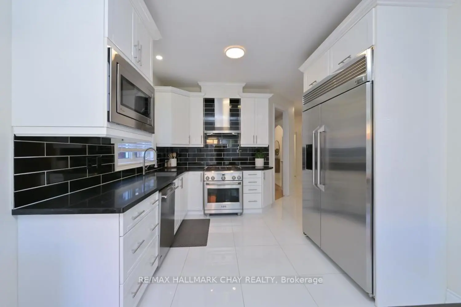 1846 Lamstone Street photo 3
