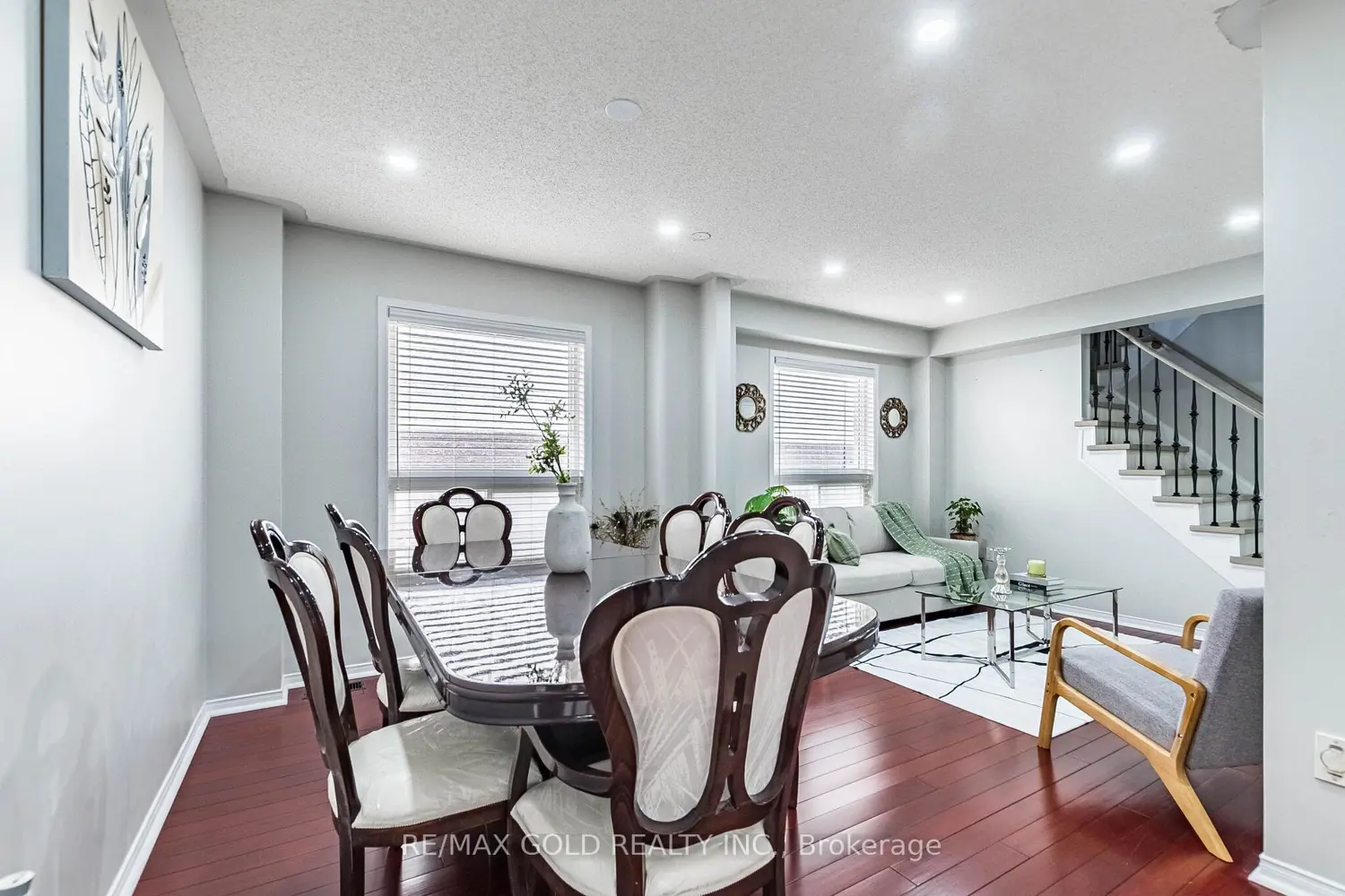96 Brisdale Drive photo 5