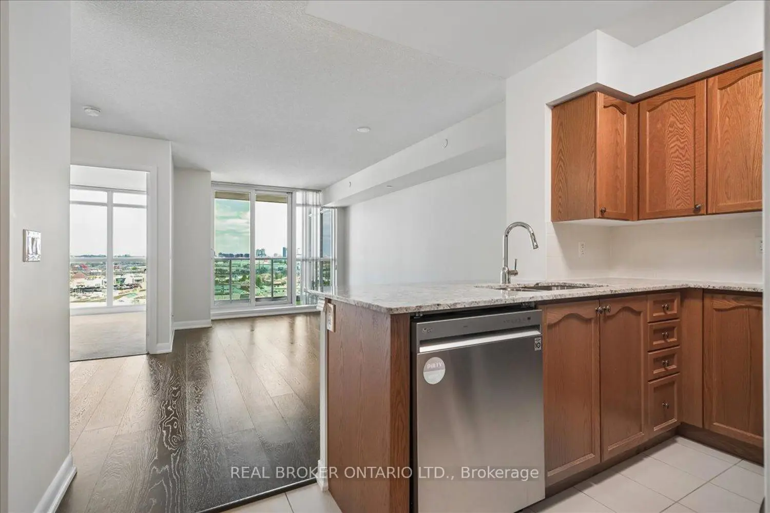 Additional image 4 of 205 Sherway Gardens Road 1704