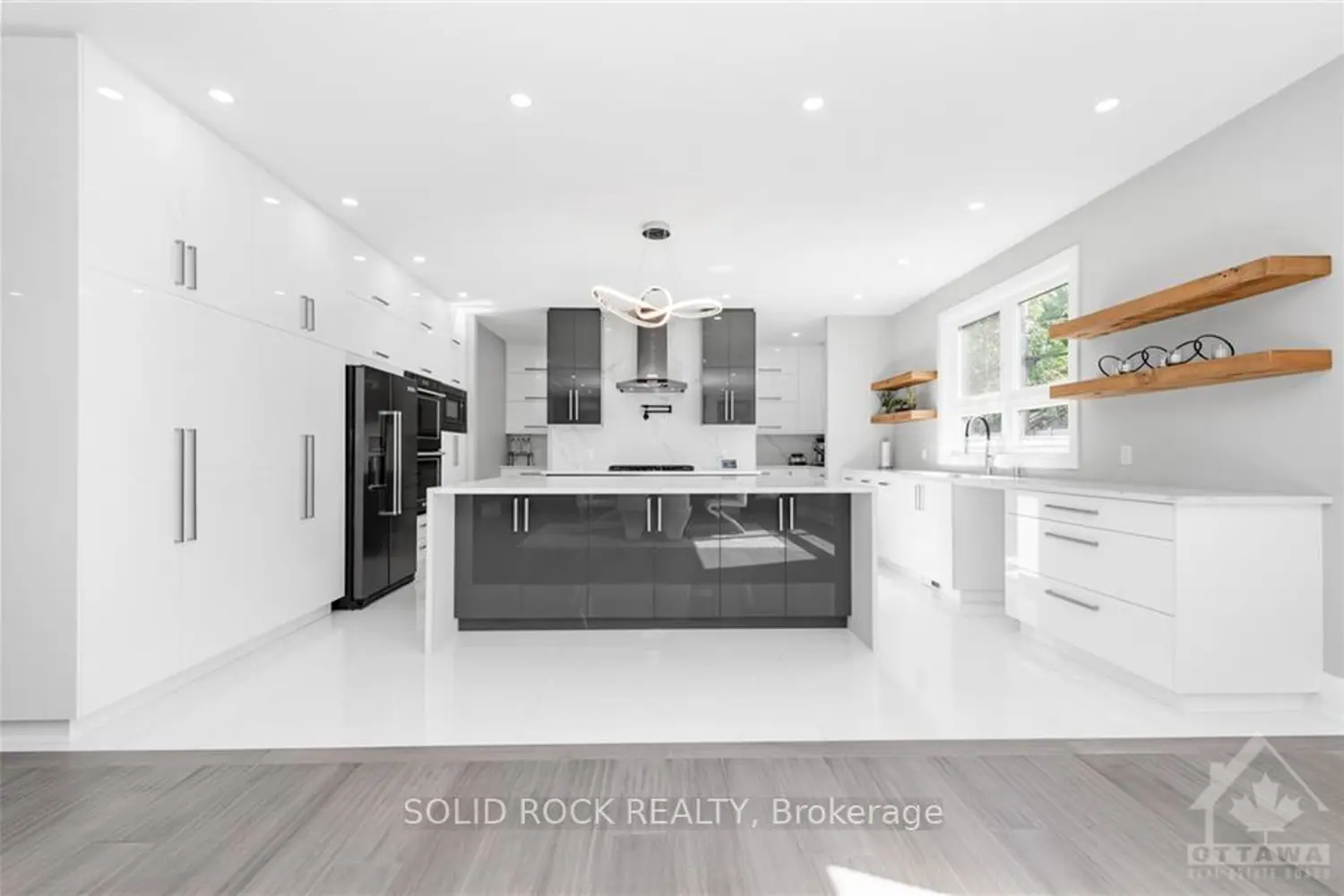224 Roger Road photo 4