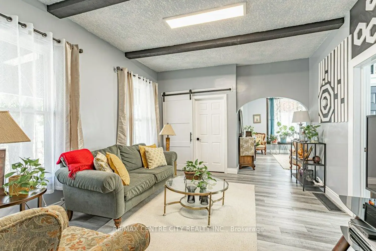 52 Princess Avenue photo 5