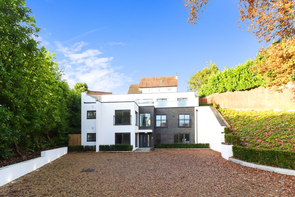 Additional image 14 of 2 bed flat for saleLower House, Gerrards Cross SL9