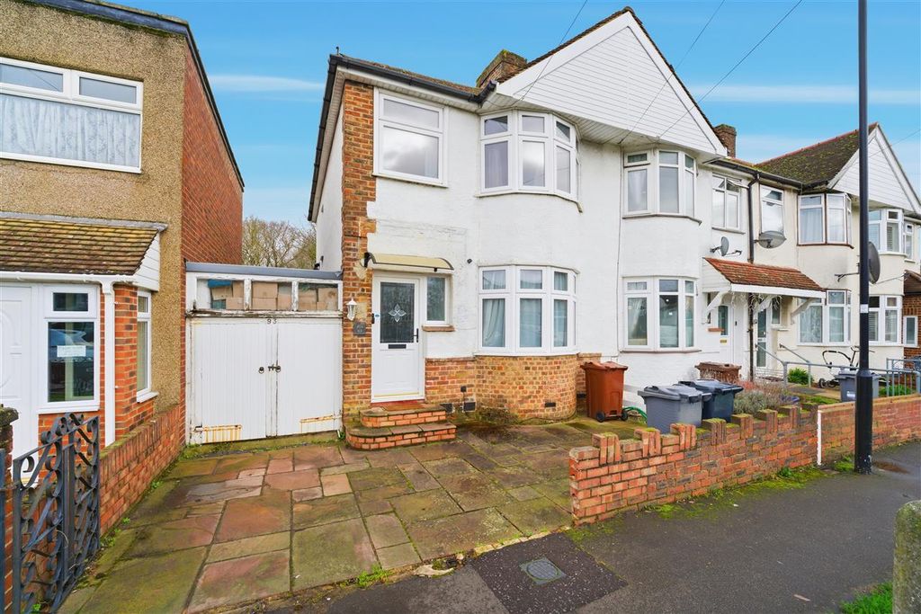 3 bed end terrace house for saleSaxon Avenue, Feltham TW13