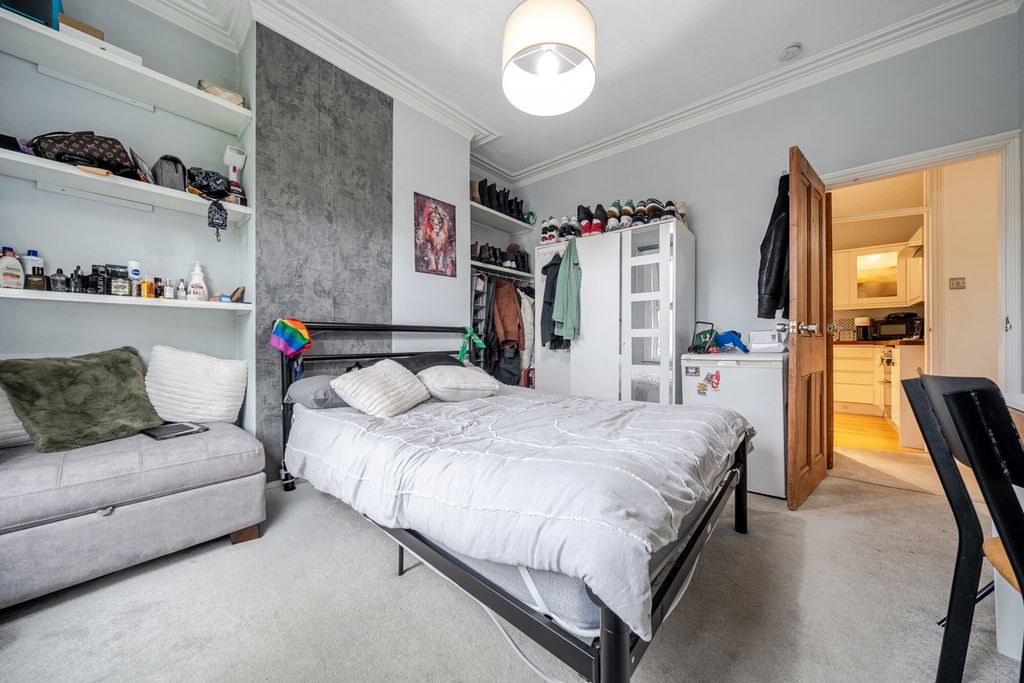 Additional image 11 of 3 bed flat for salePembroke Road, Erith DA8