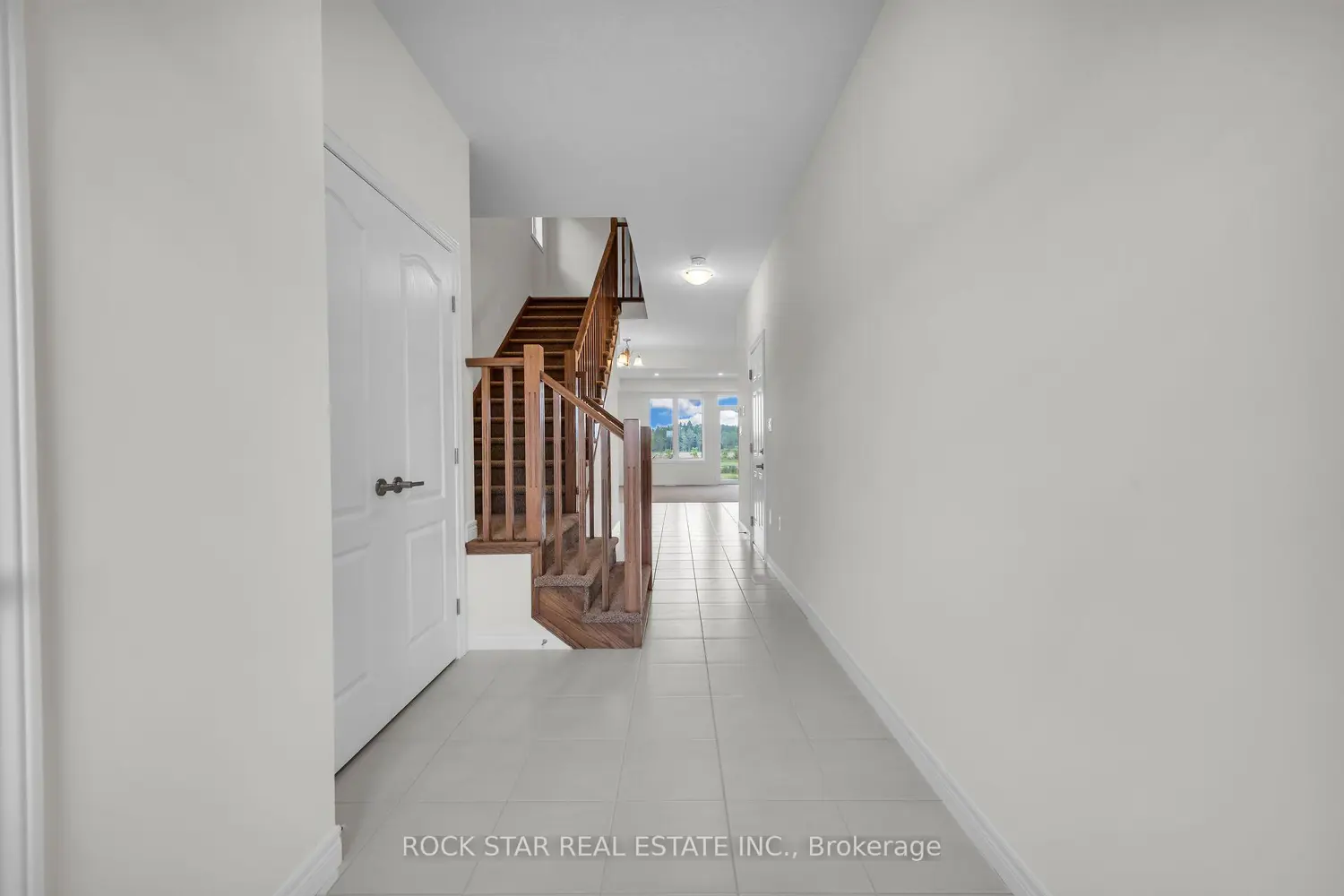 63 Lloyd Davies Way photo 4