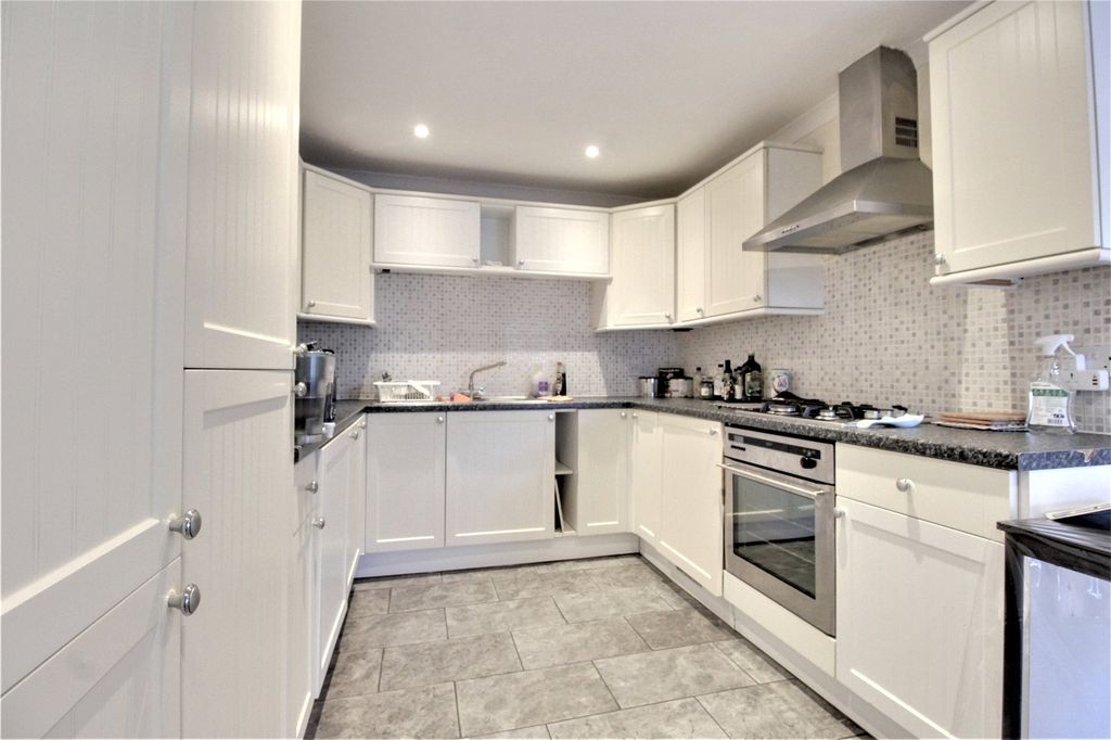 Additional image 3 of 1 bed maisonette for saleOld Cove Road, Fleet, Hampshire GU51