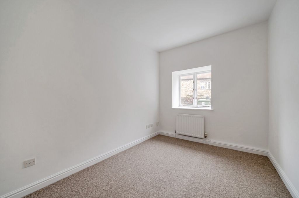 Additional image 8 of 1 bed flat for saleGloucester Street, Faringdon, Oxfordshire SN7