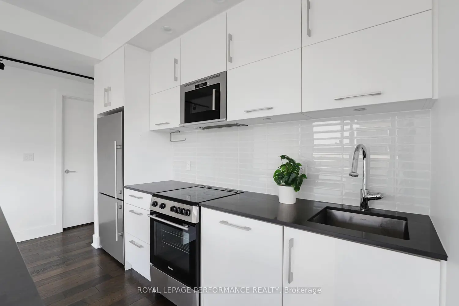 Additional image 13 of 255 Bay Street 1603
