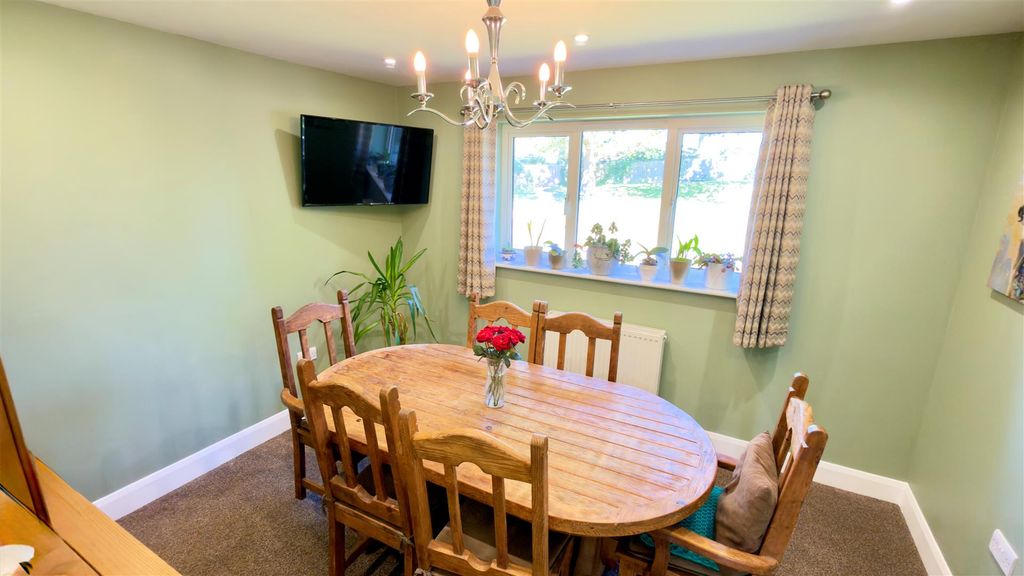 Additional image 12 of 5 bed chalet for saleFreshwater Bay, Isle Of Wight PO40
