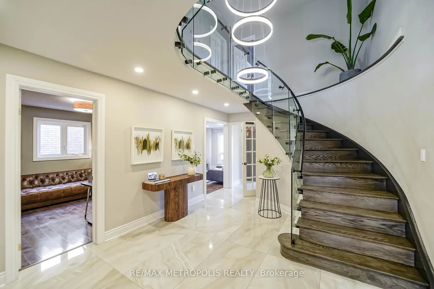 4392 Grassland Crescent