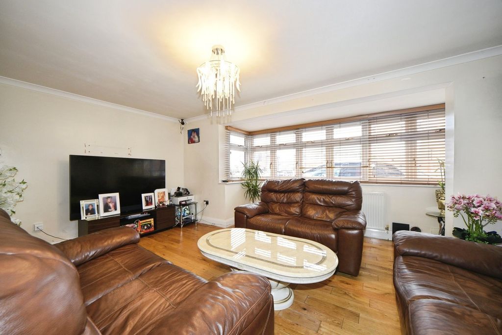 Additional image 3 of 4 bed semi-detached house for saleMeyer Road, Erith DA8
