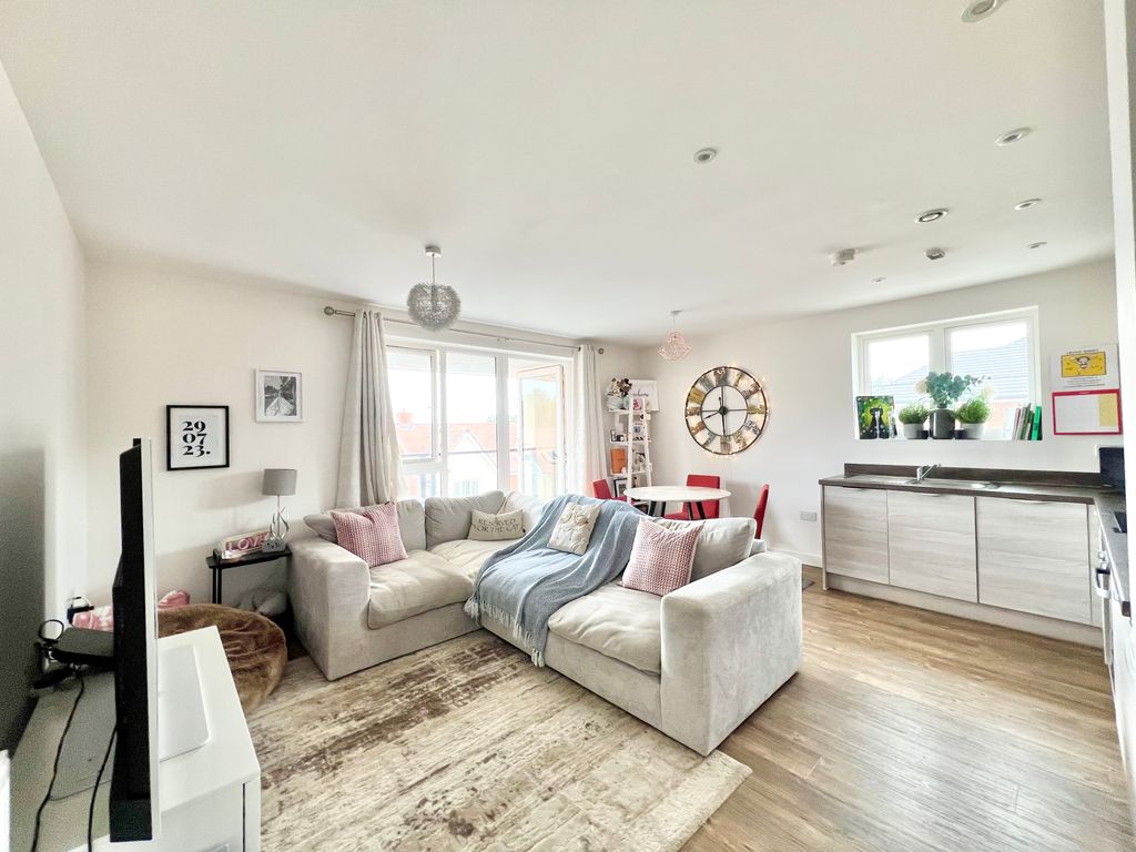 Additional image 2 of 2 bed flat for saleHurst Avenue, Blackwater, Camberley GU17