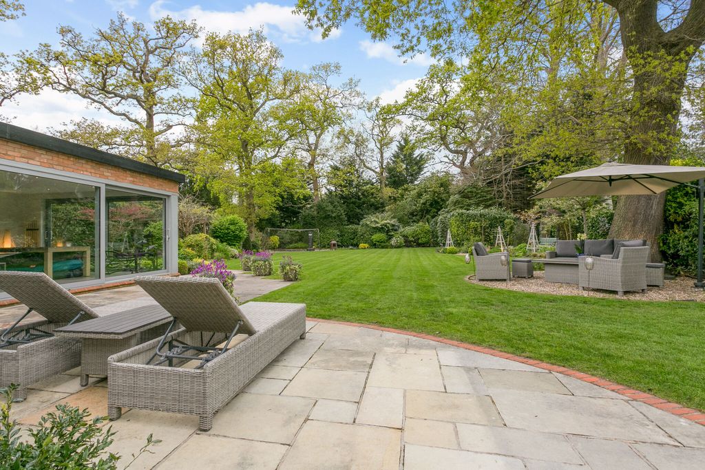 Additional image 7 of 5 bed detached house for saleDukes Wood Drive, Gerrards Cross SL9