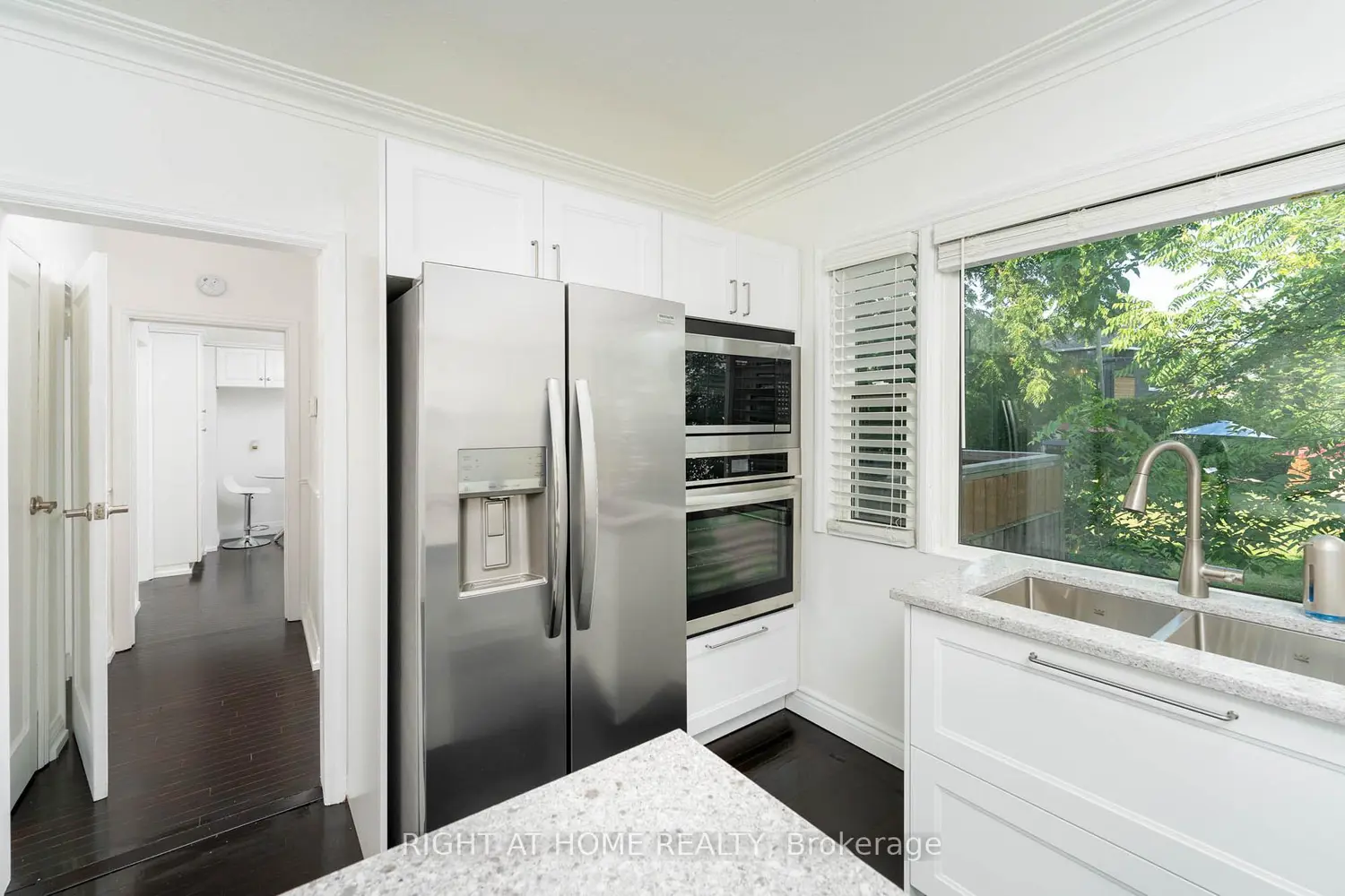 105 Glenridge Avenue photo 2