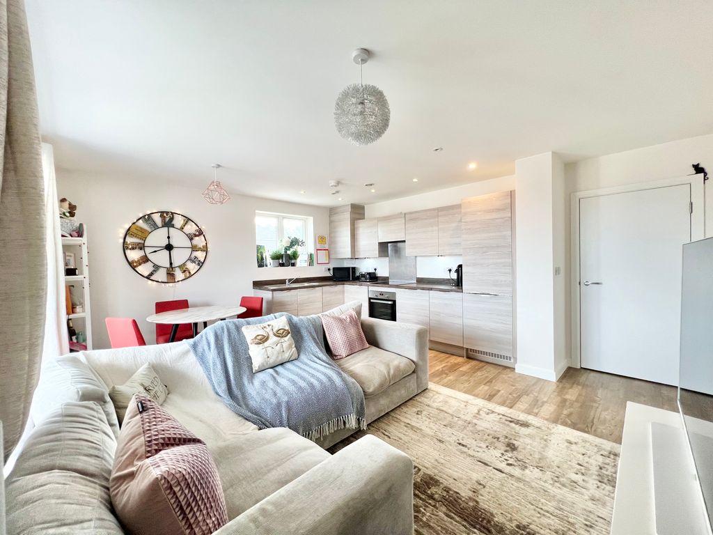 Additional image 3 of 2 bed flat for saleHurst Avenue, Blackwater, Camberley GU17