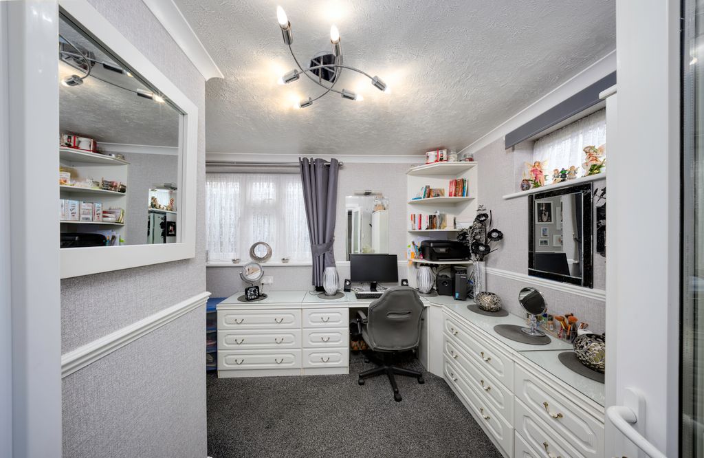 Additional image 4 of 10 bed semi-detached house for saleBuregate Road, Felixstowe IP11