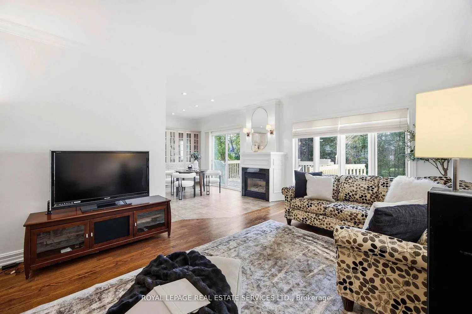 100 Rathburn Road photo 3