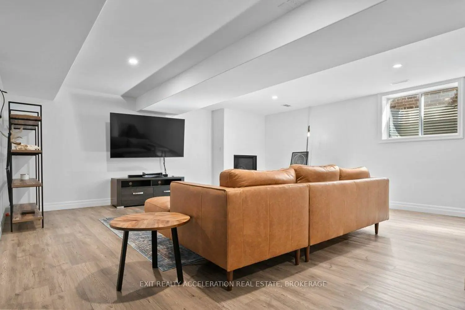 Additional image 11 of 92 Hartwood Crescent