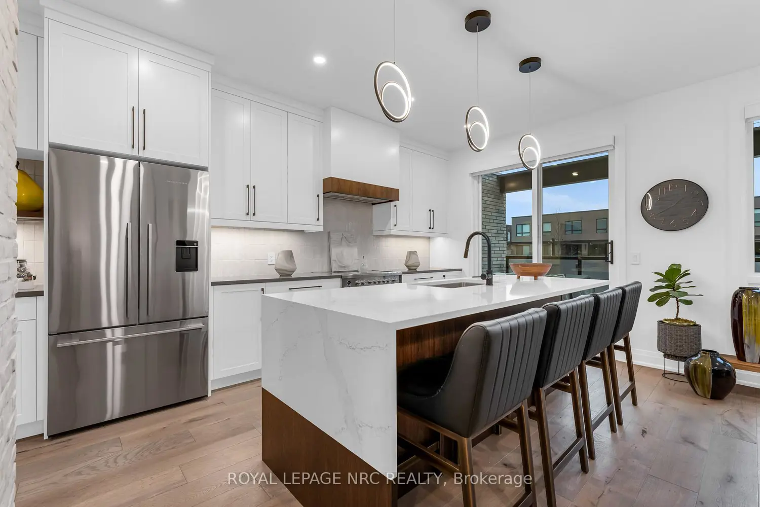 88 Moody Street photo 5