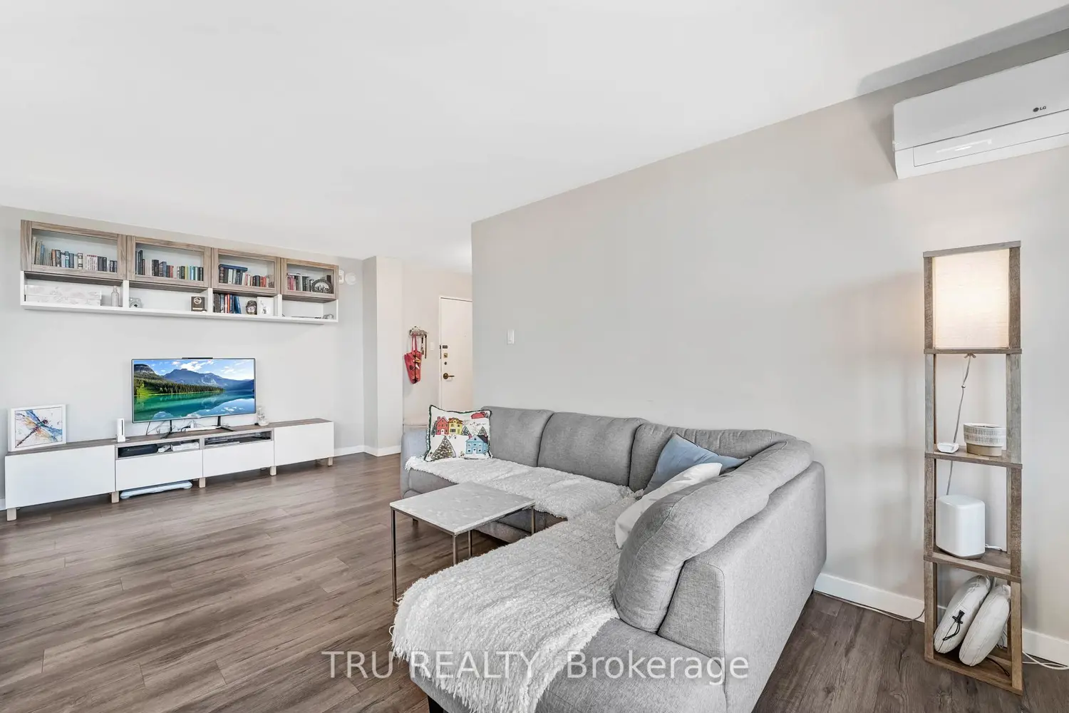 Additional image 4 of 2625 Regina Street 1504