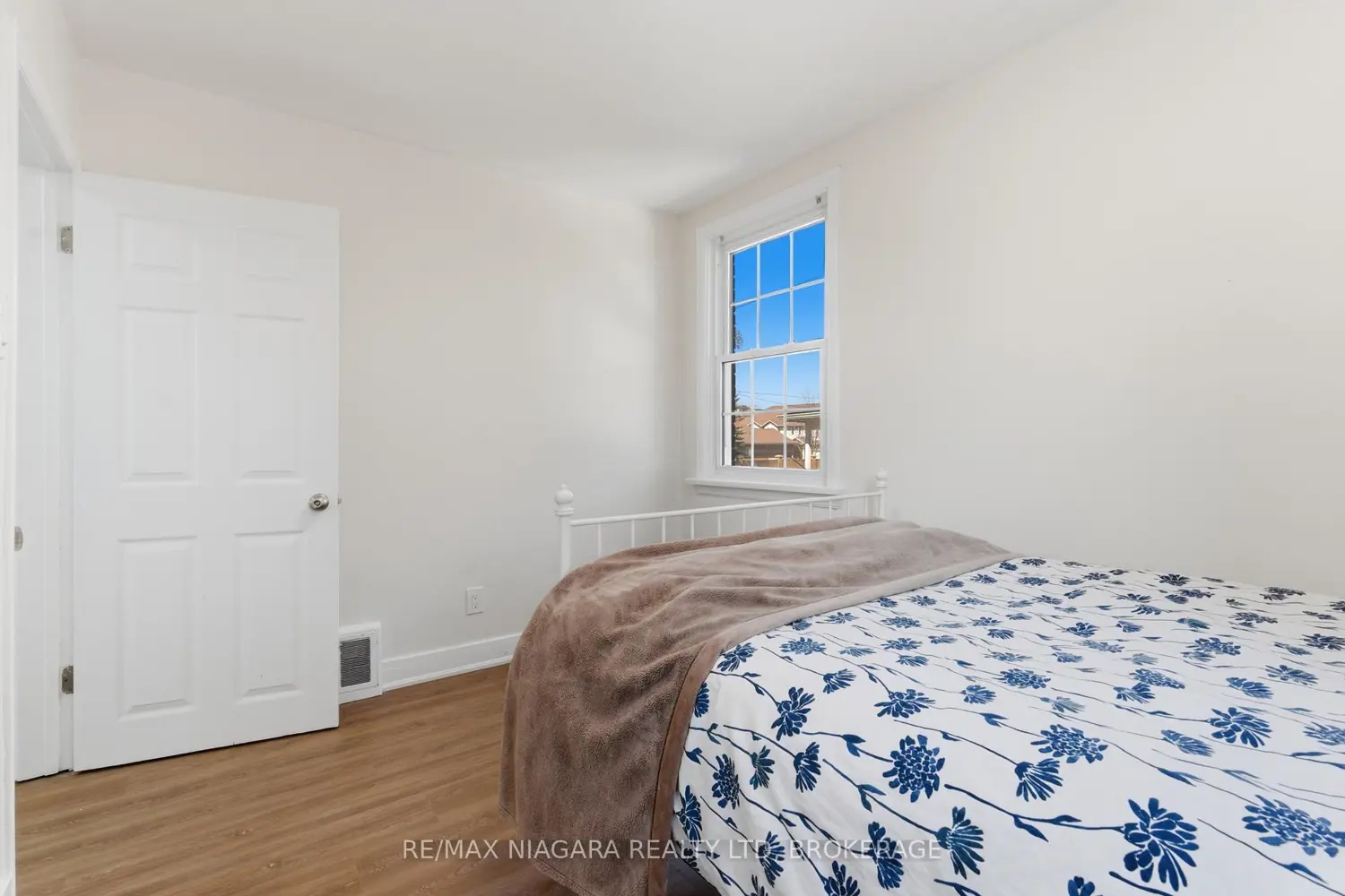 Additional image 9 of 5654 Drummond Road