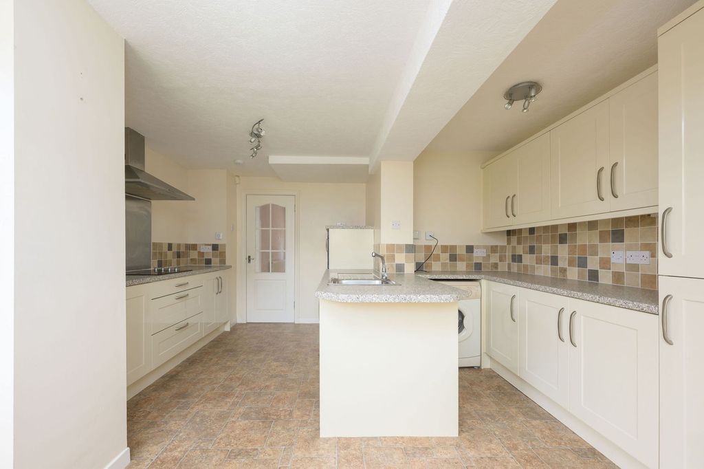 Additional image 8 of 4 bed semi-detached house for sale39 Oxgang Road, Grangemouth FK3