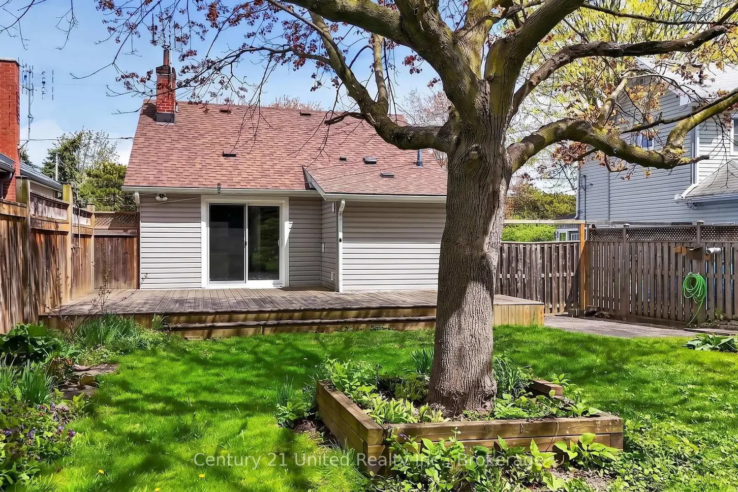 810 Byron Street photo 3