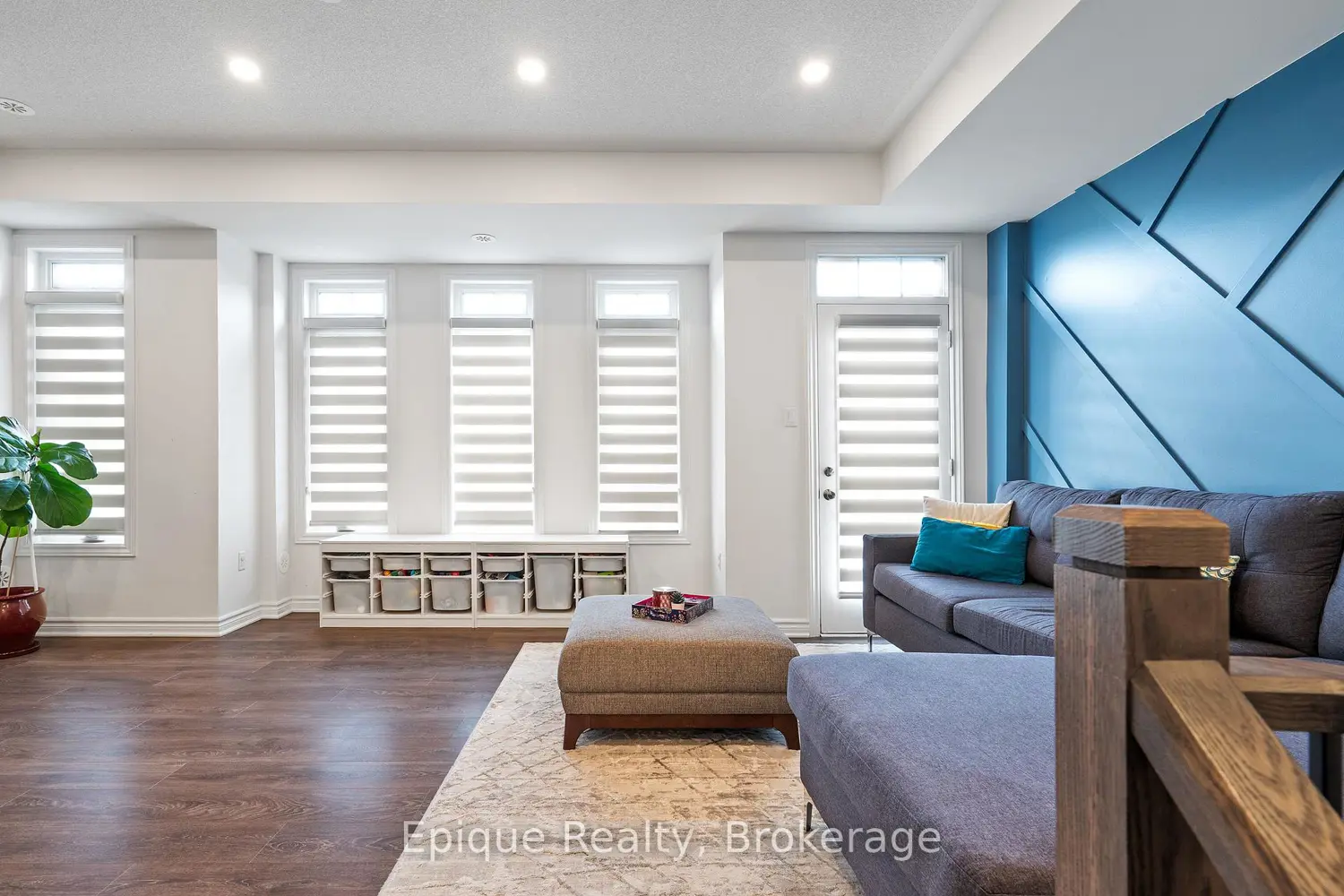 1158 Restivo Lane photo 3