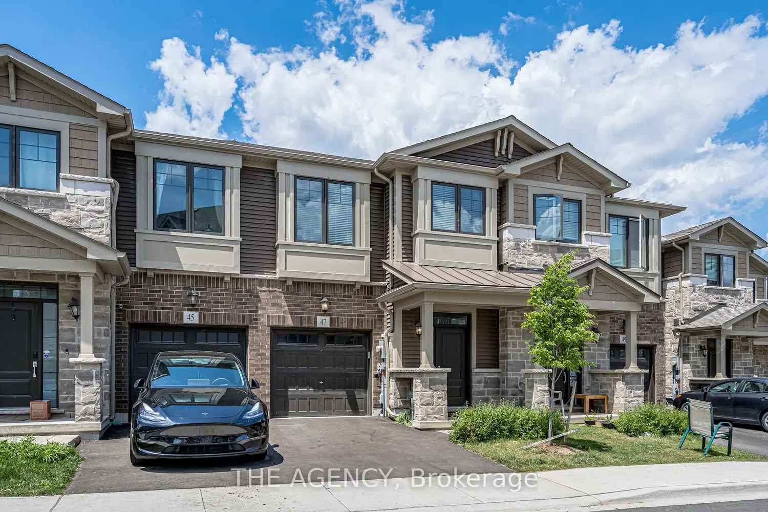 47 Hibiscus Lane photo 2