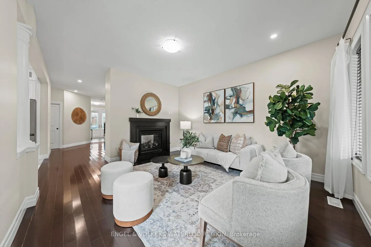 261 Watervale Crescent photo 3