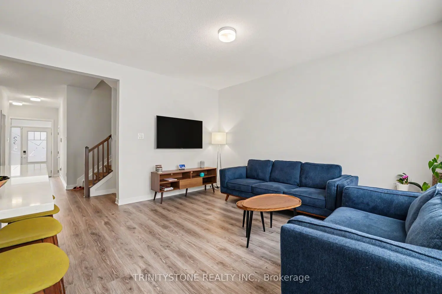 225 Billrian Crescent photo 4