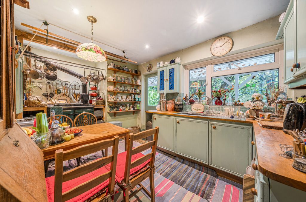 4 bed detached house for saleRiverside, Forest Row, East Sussex RH18 photo 5