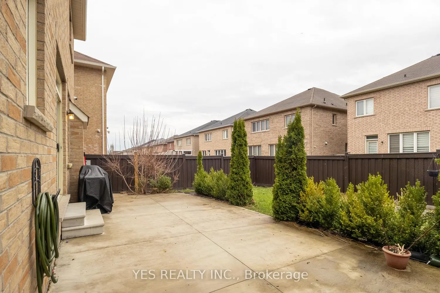 34 Newhouse Boulevard photo 2