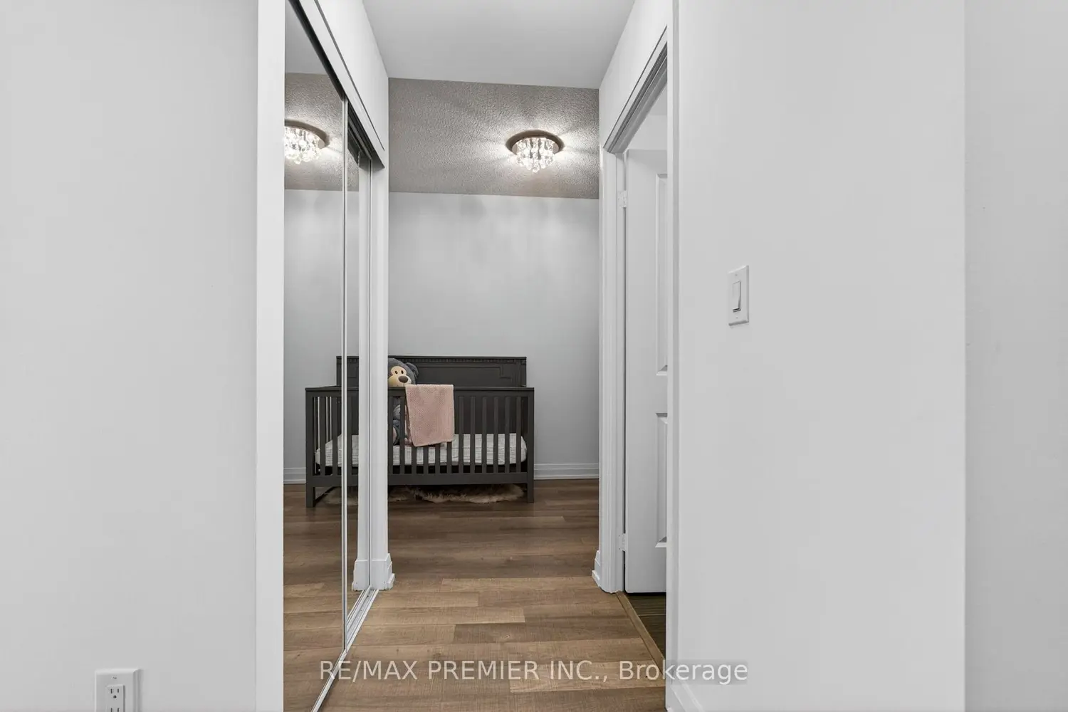 Additional image 7 of 7167 Yonge Street 608
