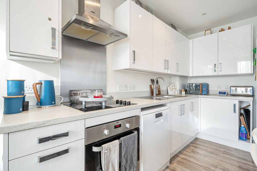 Additional image 2 of 2 bed flat for saleArthur Street, Erith DA8