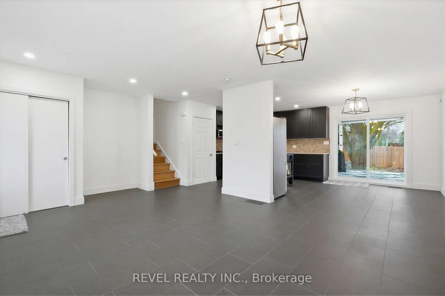 92 Water Street photo 4