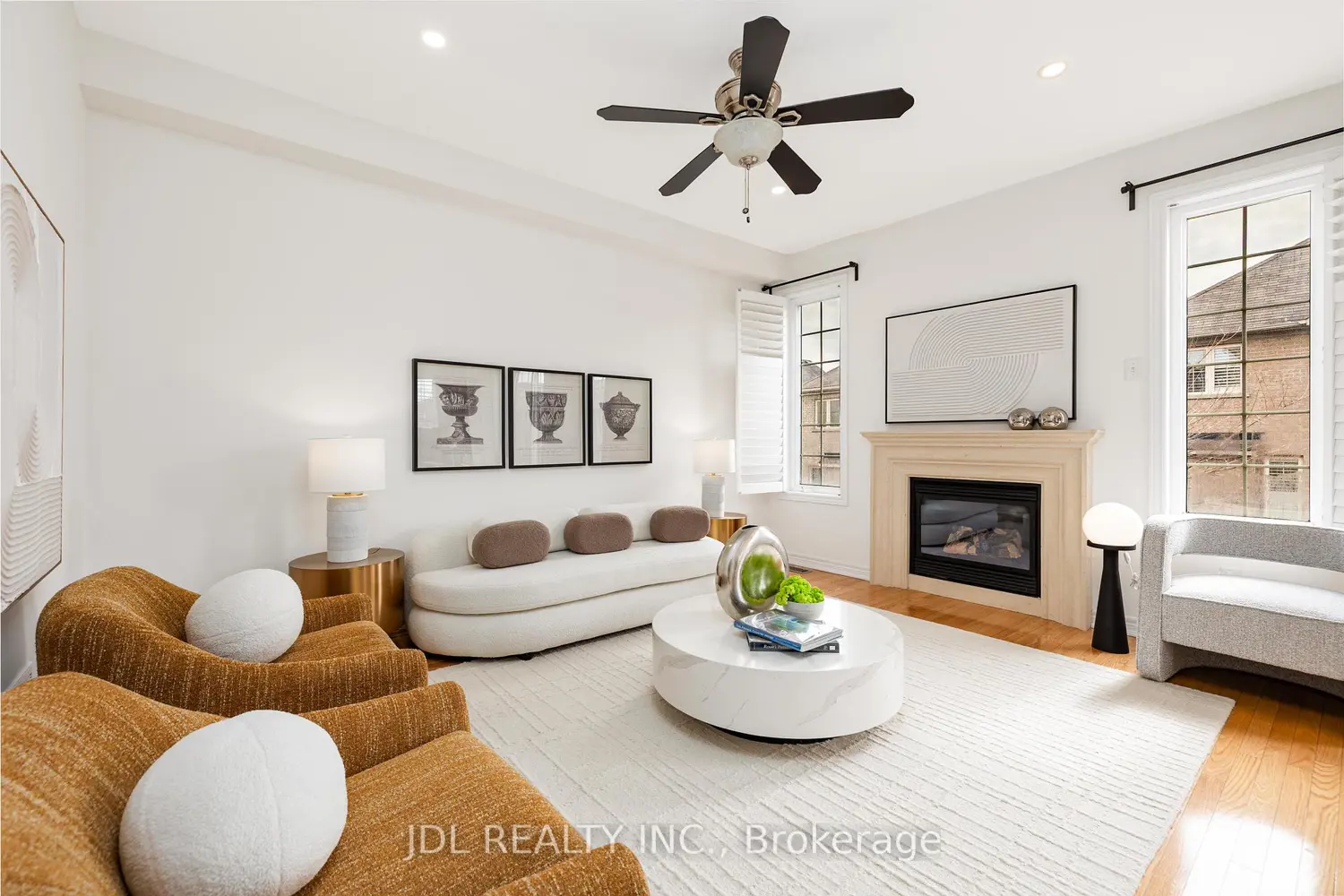 3 Mansard Drive photo 3