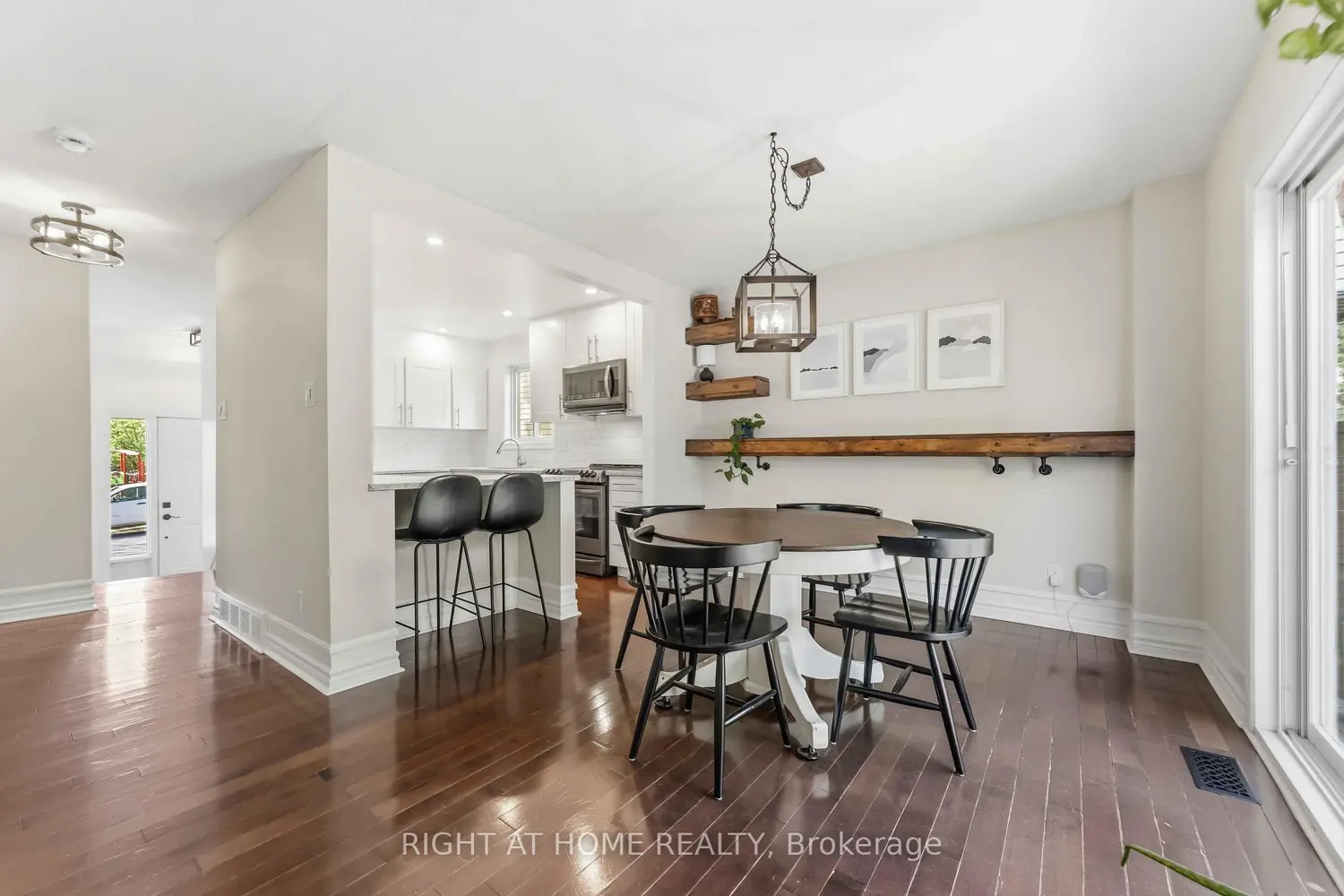 Additional image 8 of 981 Barwell Avenue